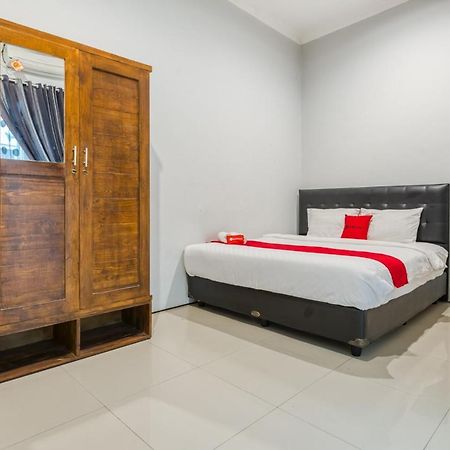 Reddoorz Near Surabaya Zoo Hotel Exterior foto