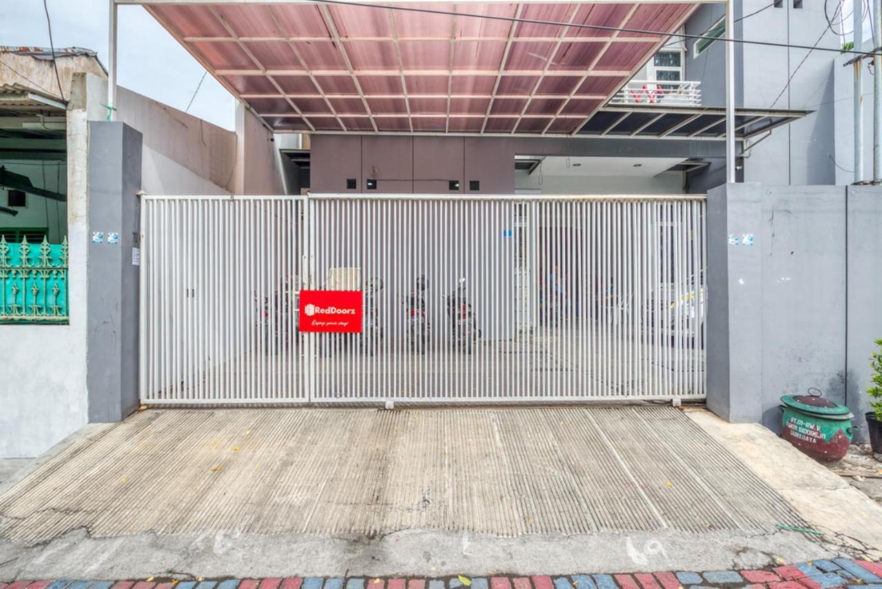 Reddoorz Near Surabaya Zoo Hotel Exterior foto