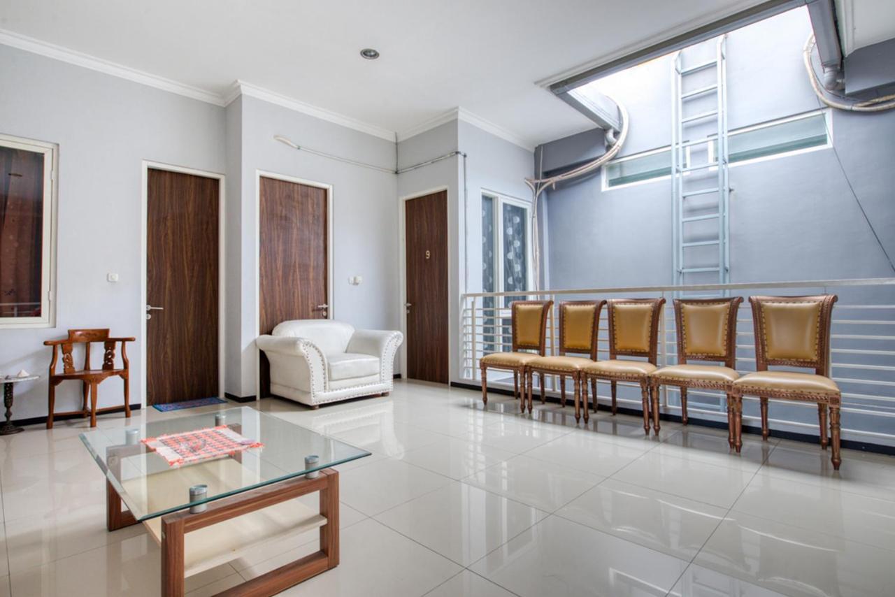 Reddoorz Near Surabaya Zoo Hotel Exterior foto