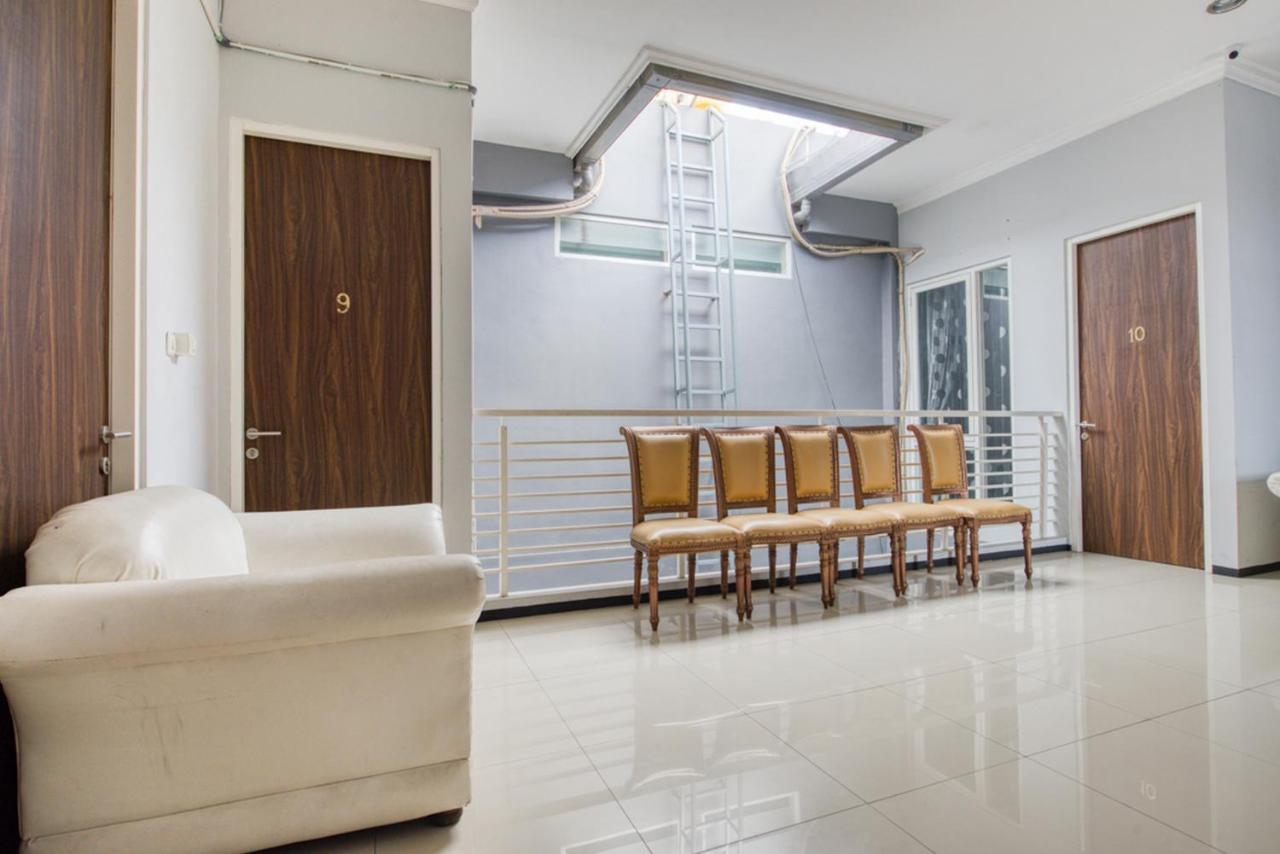 Reddoorz Near Surabaya Zoo Hotel Exterior foto